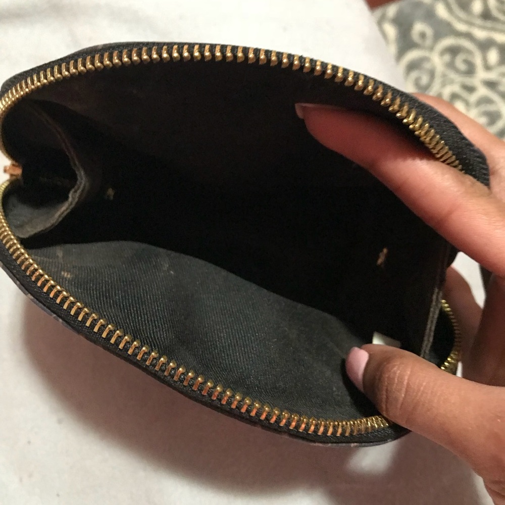 Guess cosmetic  bag